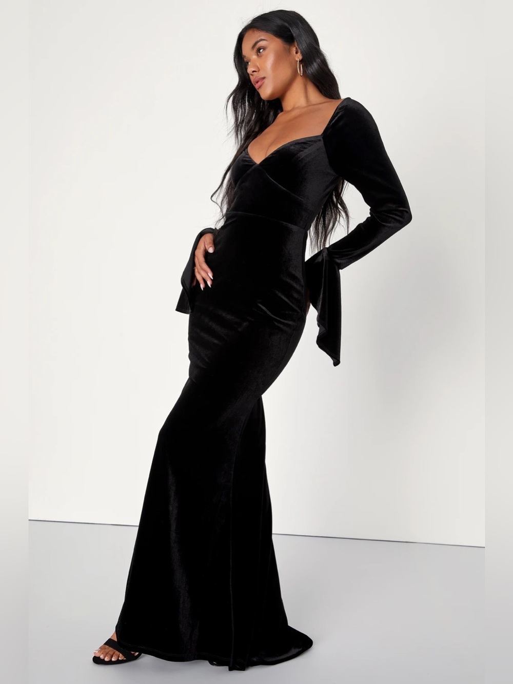 Lulus dramatic instincts black velvet maxi dress • small